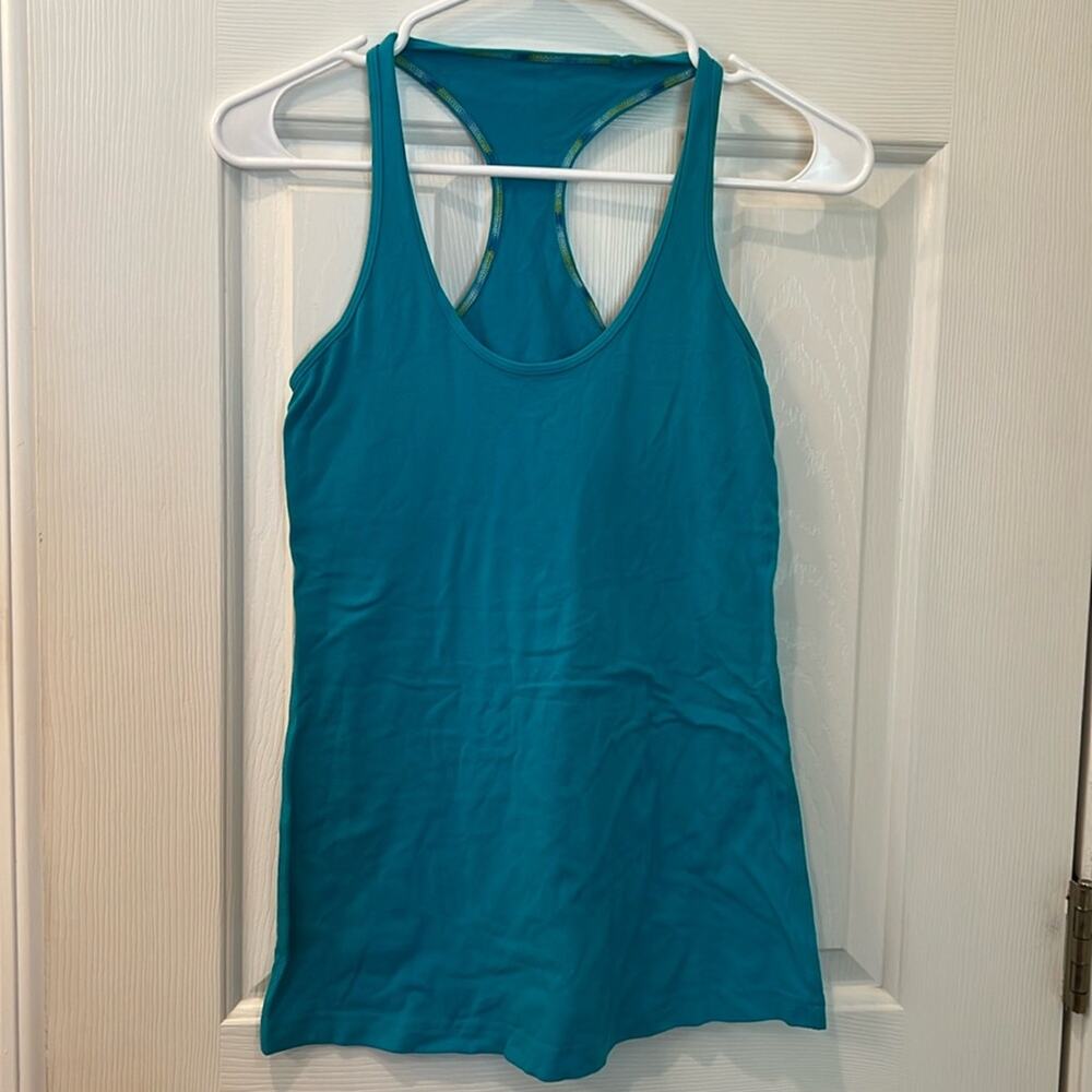 Lululemon tank size 6-8
